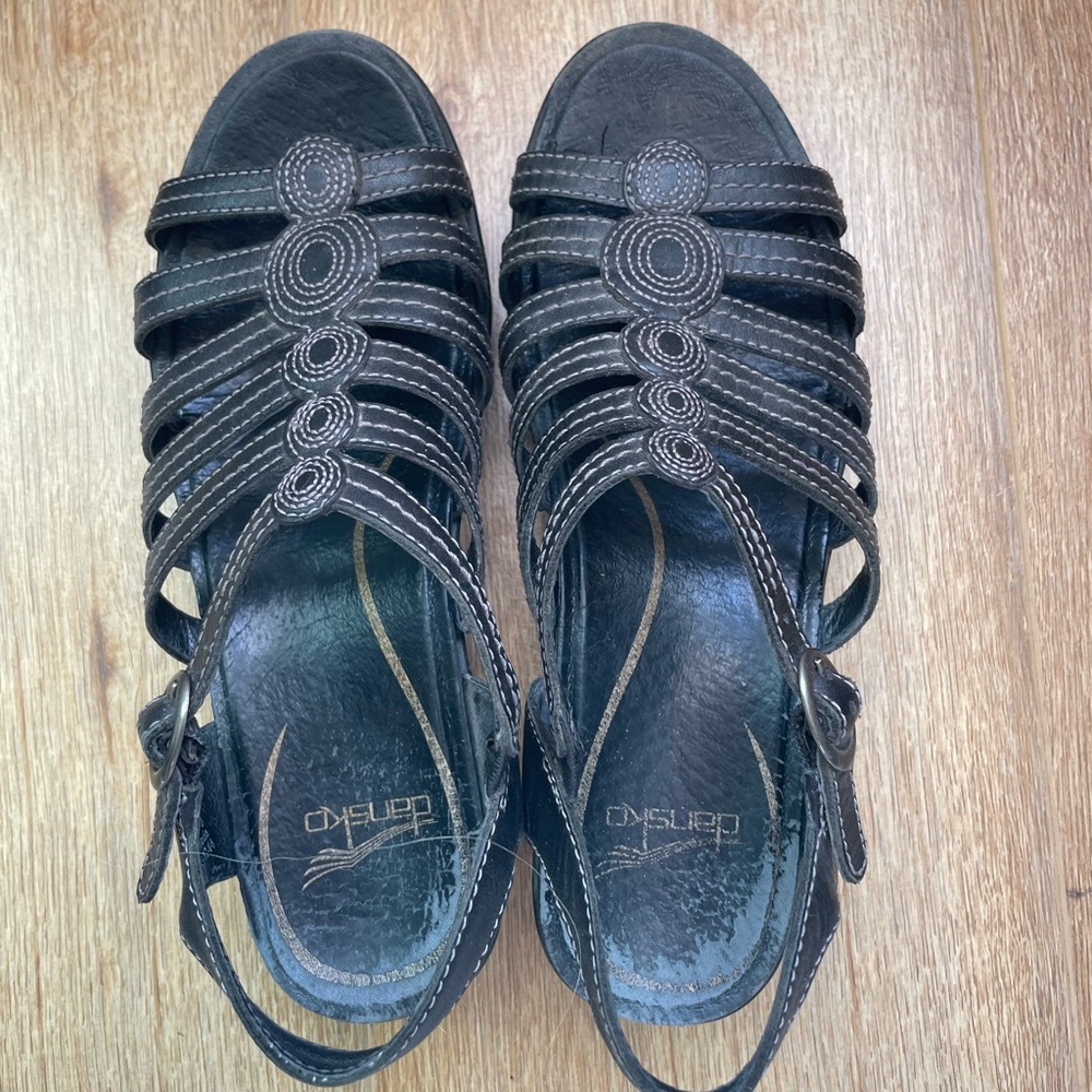 Dansko drea fisherman low wedge sandal size 38 / 8